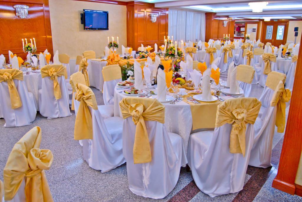 Hotel Emma Est ไกรโอวา ภายนอก รูปภาพ