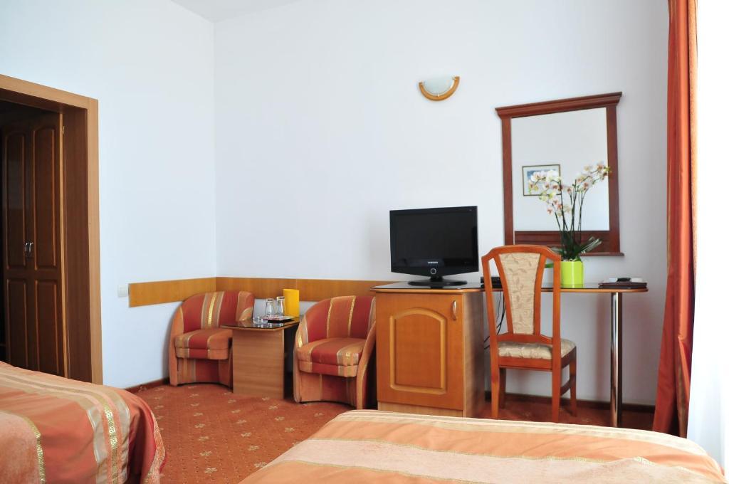Hotel Emma Est ไกรโอวา ภายนอก รูปภาพ