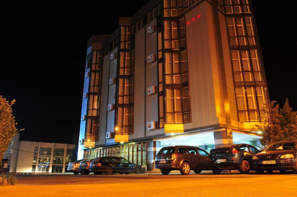 Hotel Emma Est ไกรโอวา ภายนอก รูปภาพ