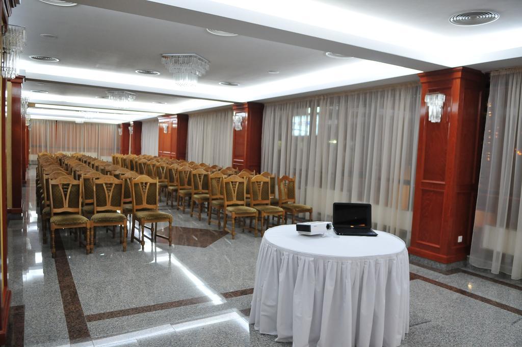 Hotel Emma Est ไกรโอวา ภายนอก รูปภาพ