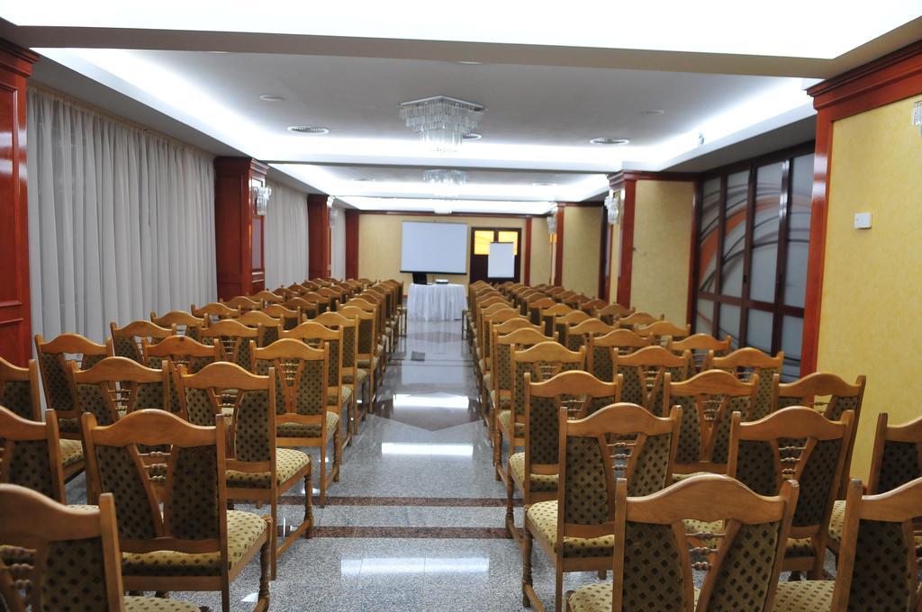 Hotel Emma Est ไกรโอวา ภายนอก รูปภาพ