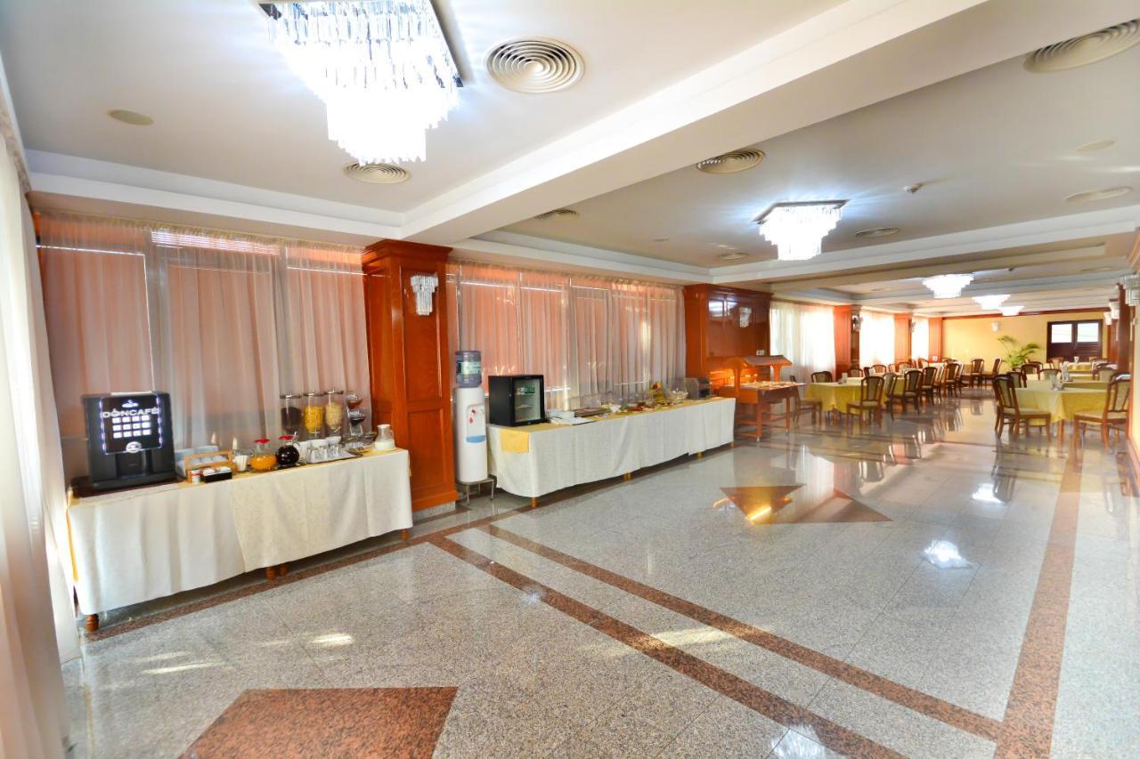 Hotel Emma Est ไกรโอวา ภายนอก รูปภาพ